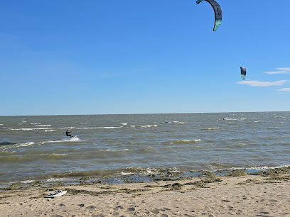 Dewys’ kiteboard and beach resort